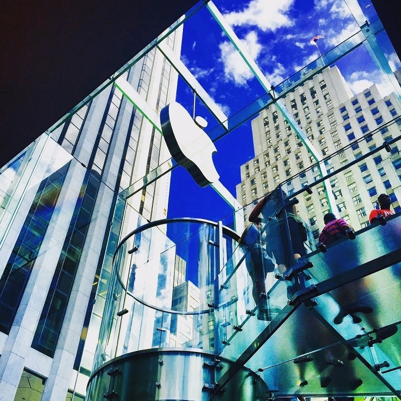 Apple vrea să vândă obligațiuni de 12 miliarde de dolari