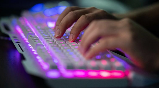 Statele Unite au pus sub acuzare trei programatori nord-coreeni pentru un furt cibernetic de 1,3 miliarde de dolari, în bani și criptomonede