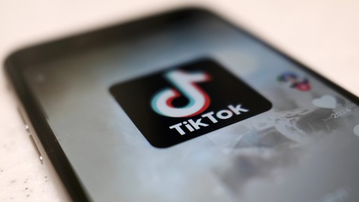 TikTok ar fi crescut punctual vizualizările anumitor postări, pentru a atrage influențatori și branduri