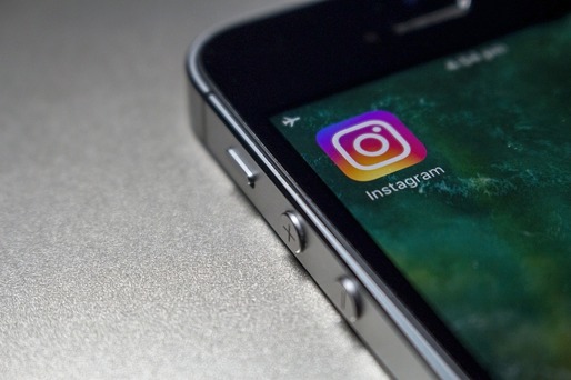 Premieră mondială: Instagram introduce în Franța un „buton de siguranță” pentru combaterea hărțuirii online