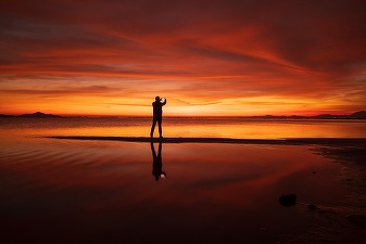 Cum faci să expui corect peisaje la răsărit și apus fără să arzi cerul