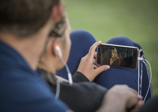 De ce se încălzește smartphone-ul la încărcare și când e normal să te îngrijorezi