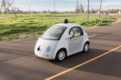 Inteligența artificială folosită de mașinile autonome dezvoltate de Google poate fi considerată "șofer", potrivit legislației SUA