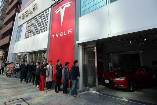 Comenzile primite de Tesla pentru Model 3 în 36 de ore depășesc 10 miliarde de dolari