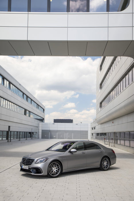 FOTO Mercedes lansează în România face-liftul limuzinei S Class, cu noi opțiuni de motorizare