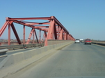 Podul de la Mărăcineni care leagă Muntenia de Moldova se va închide pe un sens de la sfârșitul acestei luni pentru lucrări de reabilitare
