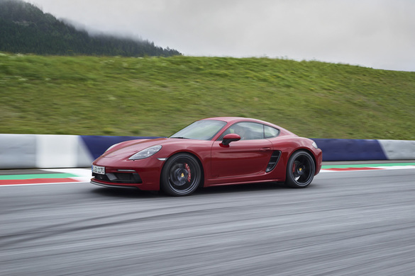 FOTO Porsche lansează două noi versiuni pentru modelele 718 – Boxster și Cayman GTS
