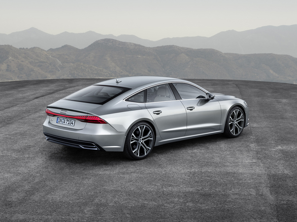 FOTO A doua generație Audi A7 Sportback aduce 39 de sisteme de asistare și exclusiv motoare mild hybrid