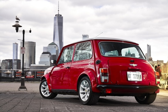 FOTO Mini Cooper Clasic, cu motor electric, prezentat la New York, ca avanpremieră la viitorul Mini Electric