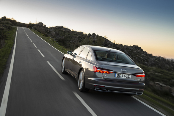 TEST DRIVE FOTO A cincea generație Audi A6 nu renunță la motoarele diesel și oferă 39 de sisteme de asistență pentru conducere autonomă. Mașina - pregătită și pentru România