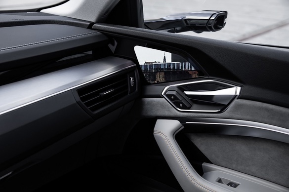 FOTO Primele imagini din interiorul Audi e-tron, primul SUV electric al mărcii și primul astfel de model al unui producător european de automobile