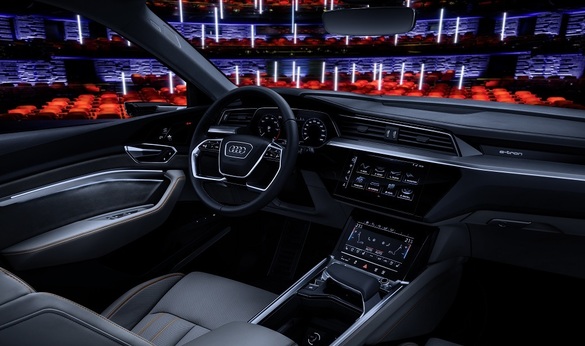 FOTO Primele imagini din interiorul Audi e-tron, primul SUV electric al mărcii și primul astfel de model al unui producător european de automobile