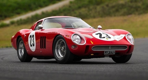 Un Ferrari rar 250 GTO, din 1962, a fost vândut la licitație pentru suma record de 48,4 milioane de dolari