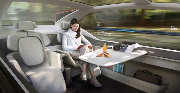 FOTO Volvo prezintă prototipul 360c, o mașină autonomă care va ține loc de avion personal