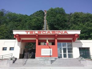 Telecabina de la Cetatea Devei a adus încasări de aproape 500.000 de lei la bugetul local, în luna august