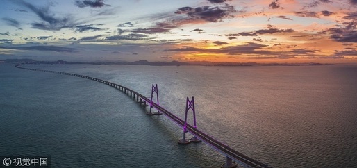 China inaugurează cel mai lung pod maritim din lume, care conectează Hong Kong, Macao și Zhuhai