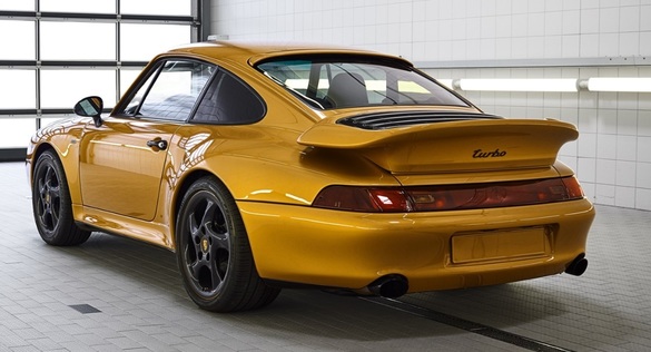 FOTO Un Porsche 933 unicat, restaurat de fabrică timp de un an și jumătate sub numele “Project Gold”, a fost vândut la licitație pentru 2,7 milioane de euro