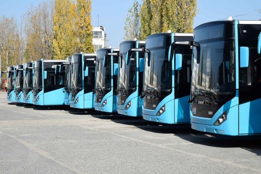 FOTO Primele 20 de autobuze Euro 6 de la Otokar au ajuns în București. Când vor ieși în trafic