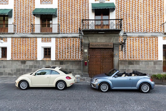 FOTO VW prezintă Beetle „Final Edition”, cu 1 an înainte de dispariția definitivă a celebrului model