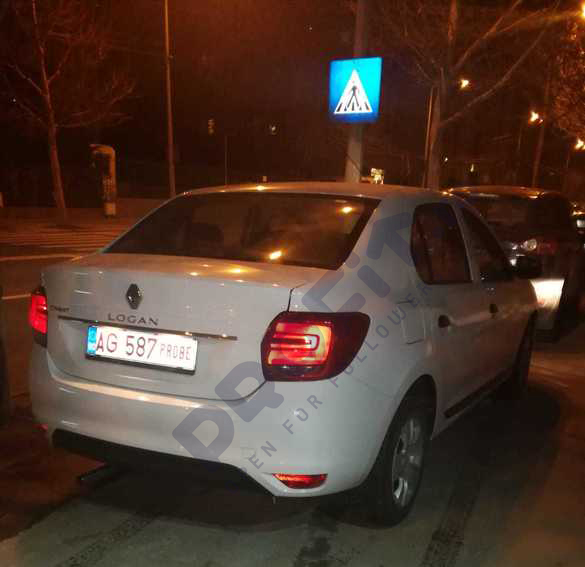 EXCLUSIV FOTO Renault Logan facelift - surprins în probe, cu noile blocuri optice, pe străzile din România