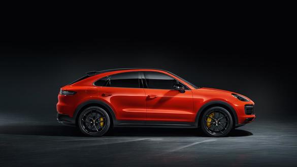 FOTO Porsche vine ultimul la bal: Cayenne Coupe, concurent pentru BMW X6 și Mercedes GLE Coupe