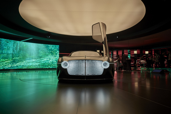 VIDEO & FOTO Bentley EXP 100 GT Concept: cum vor arăta mașinile de lux în 2035