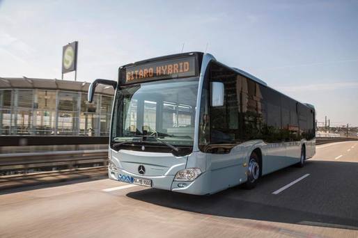 GALERIE FOTO Bucureștenii vor circula cu autobuze hibrid Mercedes-Benz