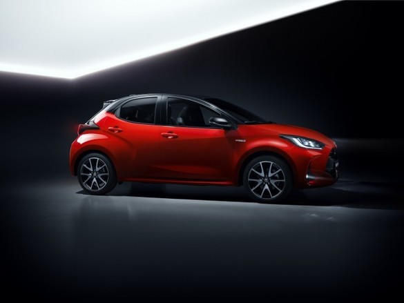 FOTO Primele fotografii și informații despre noua Toyota Yaris