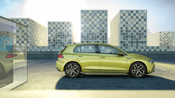 FOTO Imagini oficiale cu noul Golf 8, direct din Wolfsburg. Lansarea celui mai vândut automobil din Europa a avut amploarea unei lansări de film de la Hollywood