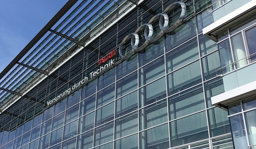 FOTO Audi introduce în birouri roboții "myMate" pentru munca de rutină: completare de date, creare de rapoarte