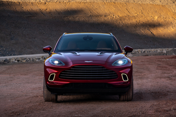 VIDEO & FOTO Aston Martin și-a lansat primul său SUV și speră să-și dubleze vânzările cu ajutorul acestuia