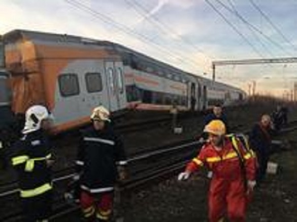 FOTO Două trenuri s-au ciocnit, persoane rănite