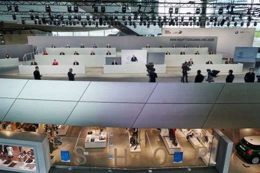 BMW a ajuns la 100 de AGA și propune dividende acționarilor, în plină criză. Președintele Reithofer, reales