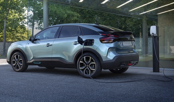 FOTO Citroen a prezentat primele imagini cu noua generație C4, inclusiv versiunea electrică