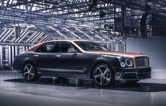 FOTO Bentley a fabricat ultimul Mulsanne, limuzina ultra-luxoasă asamblată în doar 7.300 de exemplare timp de 10 ani