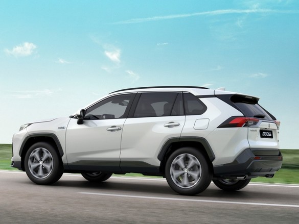 FOTO Suzuki a prezentat Across, SUV-ul similar RAV-4, construit de Toyota