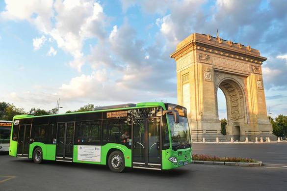 FOTO Primul lot de opt autobuze hibrid Mercedes Citaro a intrat pe traseele din București