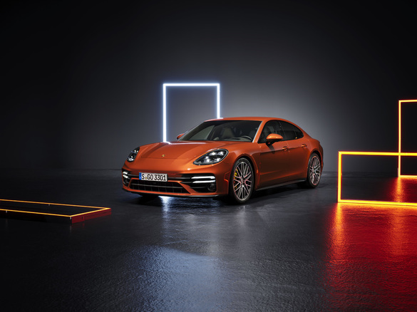 FOTO Porsche a prezentat noul hybrid Panamera și cel mai puternic motor din gamă, Turbo S. Clienții din România pot deja comanda noile motorizări