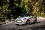 Automobilul electric MINI Cooper SE marchează o premieră mondială în România: pentru prima dată în istorie într-o competiție de viteză