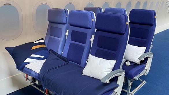 FOTO Lufthansa testează un nou concept de așezare a pasagerilor în avion la clasa economică, numit Sleeper’s Row