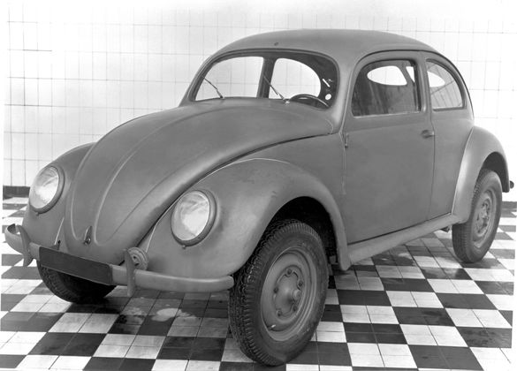 Volkswagen - 75 de ani de la primul autoturism. Uzina din Wolfsburg, la un pas de un sfârșit tragic, dar salvată de un militar