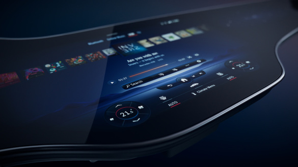 VIDEO & FOTO Mercedes propune noul display MBUX Hyperscreen, computerul de bord care învață comportamentul șoferului
