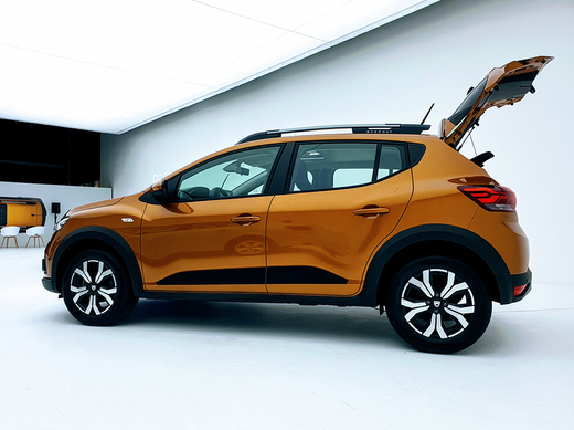 Noile Dacia Sandero și Logan folosesc piese produse de Nissan, în uzina din Spania