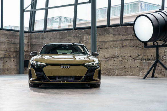 FOTO & VIDEO Premieră mondială pentru Audi e-tron GT, cel mai puternic rival electric al lui Tesla Model S