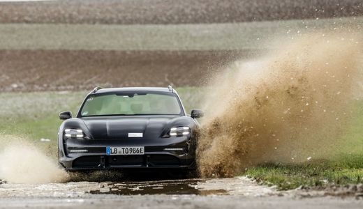 FOTO & VIDEO Porsche Taycan Cross Turismo face ultimele teste înainte de lansare