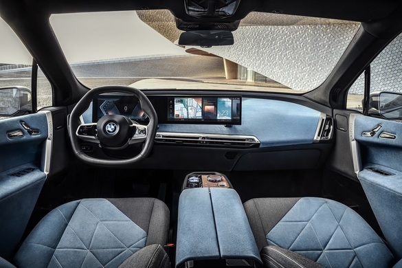 FOTO BMW a anunțat prețurile pentru noul SUV electric iX