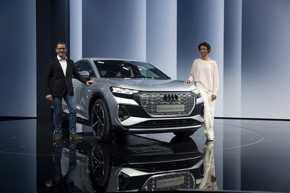 FOTO Cel mai mic Audi electric, Q4 e-tron, dezvăluit în premieră mondială