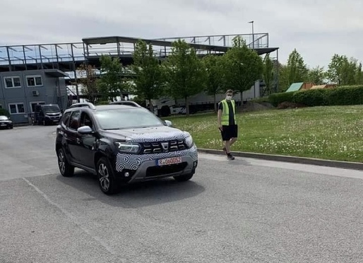 FOTO Noul Duster face-lift vine pe piață. Noi FOTOGRAFII-SPION dezvăluie modificările estetice pregătite de designerii Dacia