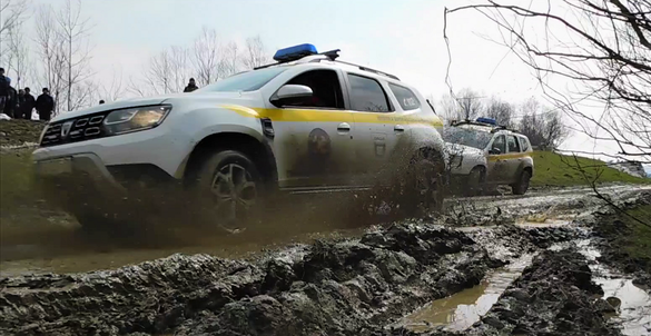 VIDEO & FOTO Dacia Duster, folosită de salvamontiștii sloveni, croați și sârbi