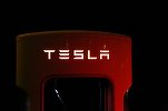 FOTO Tesla lansează o versiune high-end a Model S pentru a contracara rivalii Mercedes și Porsche